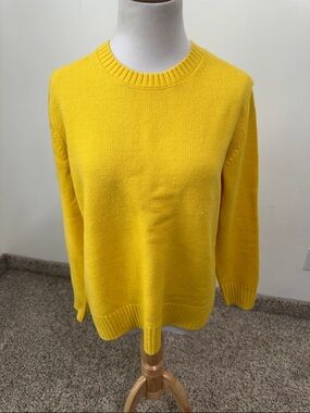 🍐 Banana Republic Sweater